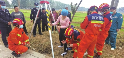 “倒挂金钩”救幼童的 90后女村干部火了