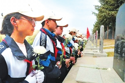 “最好的教育是言传身教，是亲身经历” 宁夏固原2300名师生徒步往返54公里祭英烈