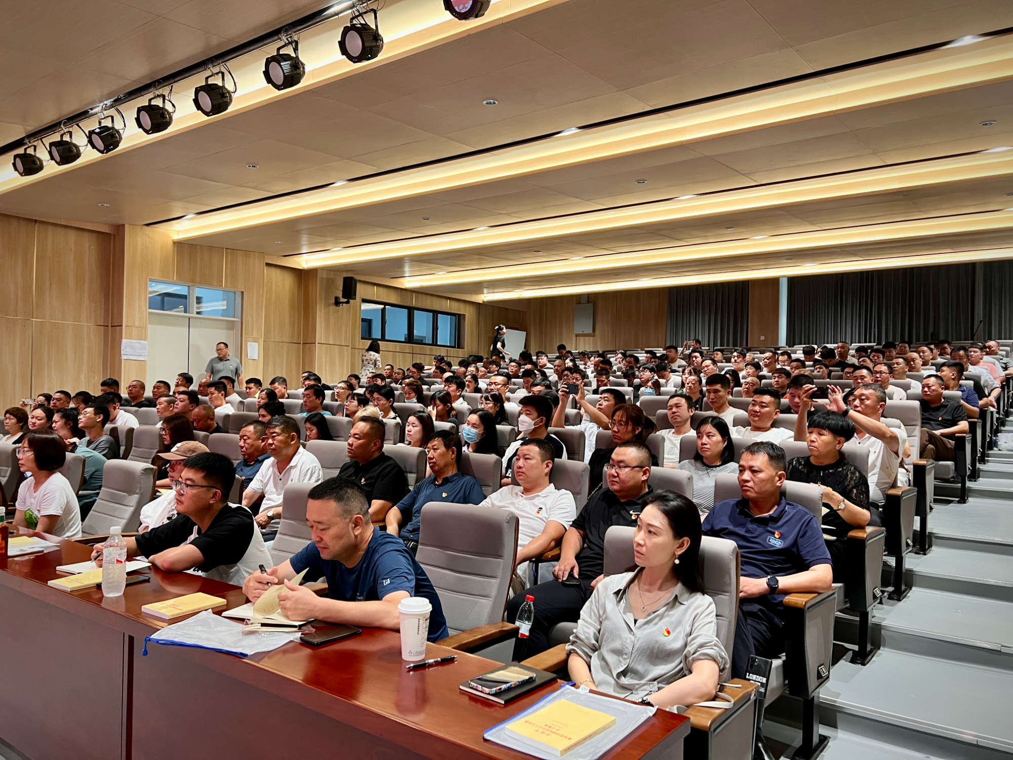 学习二十大 奋进新征程——十八里河街道开展“万名党员进党校”集中培训